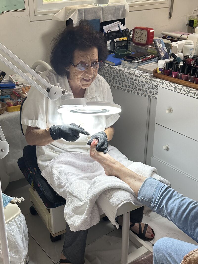 אדה שורץ - פדיקור רפואי